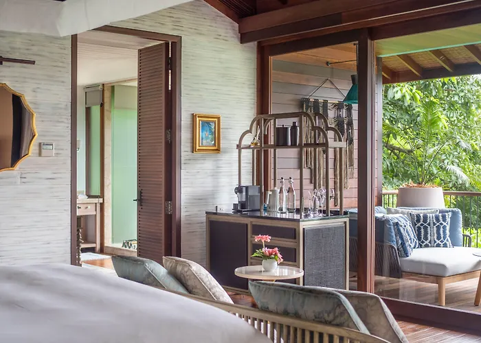 Four Seasons Seychelles 5*